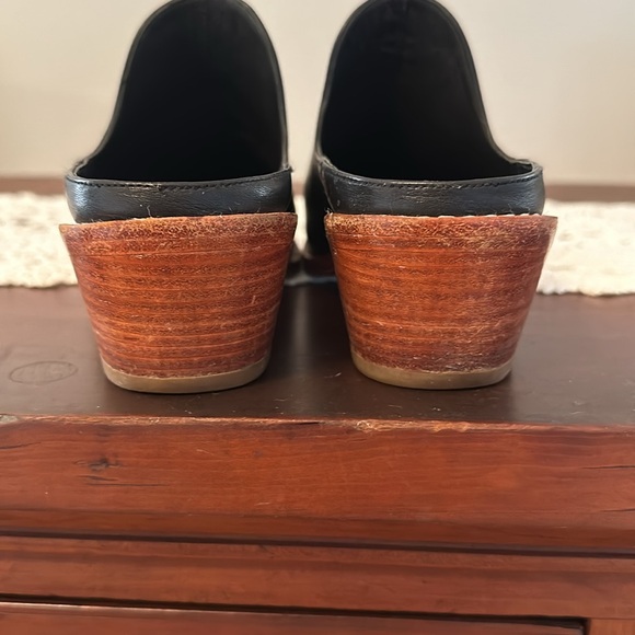 Fortress Michele Mule Size 38 (8) - Picture 3 of 6